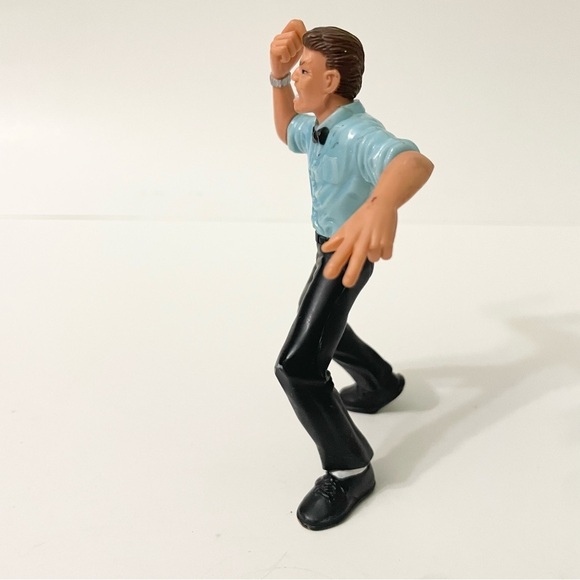 Vtg 1999 WCW Referee Wrestling Action Figure Toy Biz - Picture 2 of 9